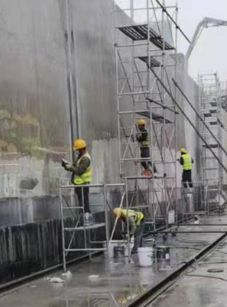 虹口球场翻新地面是一个涉及